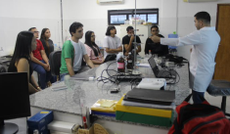 Minicurso sobre práticas laboratoriais, com professor Neuciano