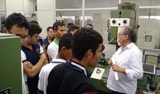 Visita ao laboratório da área da indústria 
