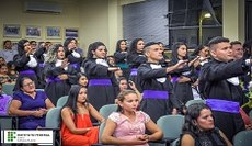 Momento do juramento profissional pelos formandos técnicos