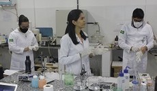 Momento prático em laboratório
