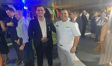 Paiva ao lado do agente da Capitania dos Portos em Camocim, Capitão-Tenente Peixoto