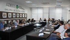 representantes em reunião