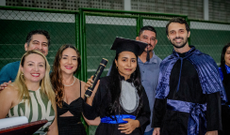 Momento de entrega dos diplomas simbólicos