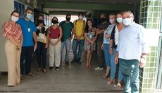 Gestores e docentes no momento da visita