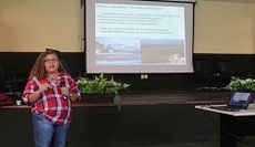 Pesquisadora da Embrapa em momento de explanação da proposta do projeto