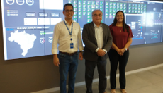 Momento de interação entre o diretor do campus com os representantes da empresa