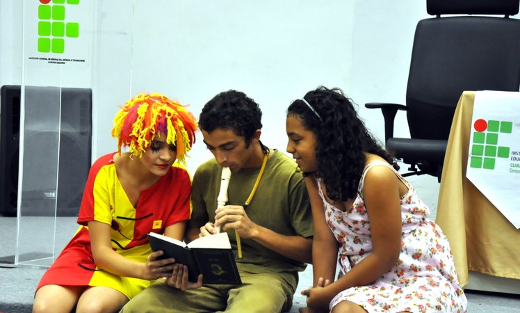 Alunos do campus de Crateus encenam peca teatral - foto_Mateus Sousa