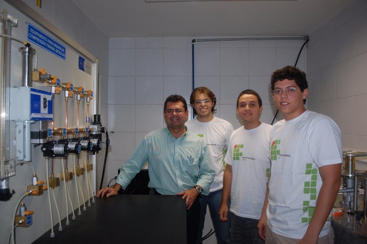 Alunos do curso de Tecnologia em Estradas no campus de Fortaleza - foto_Jeanne Gomes