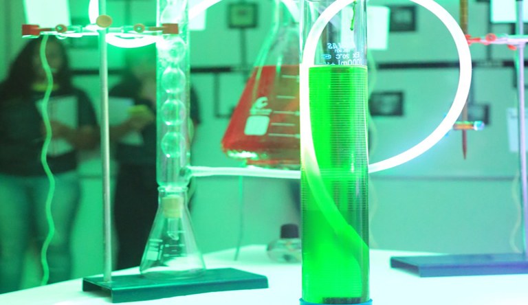 foto quimica - noitica site.jpg