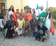 Integrantes da Cia Revoada logo após a apresentação do espetáculo Olimpo no dia 29 de setembro de 2015