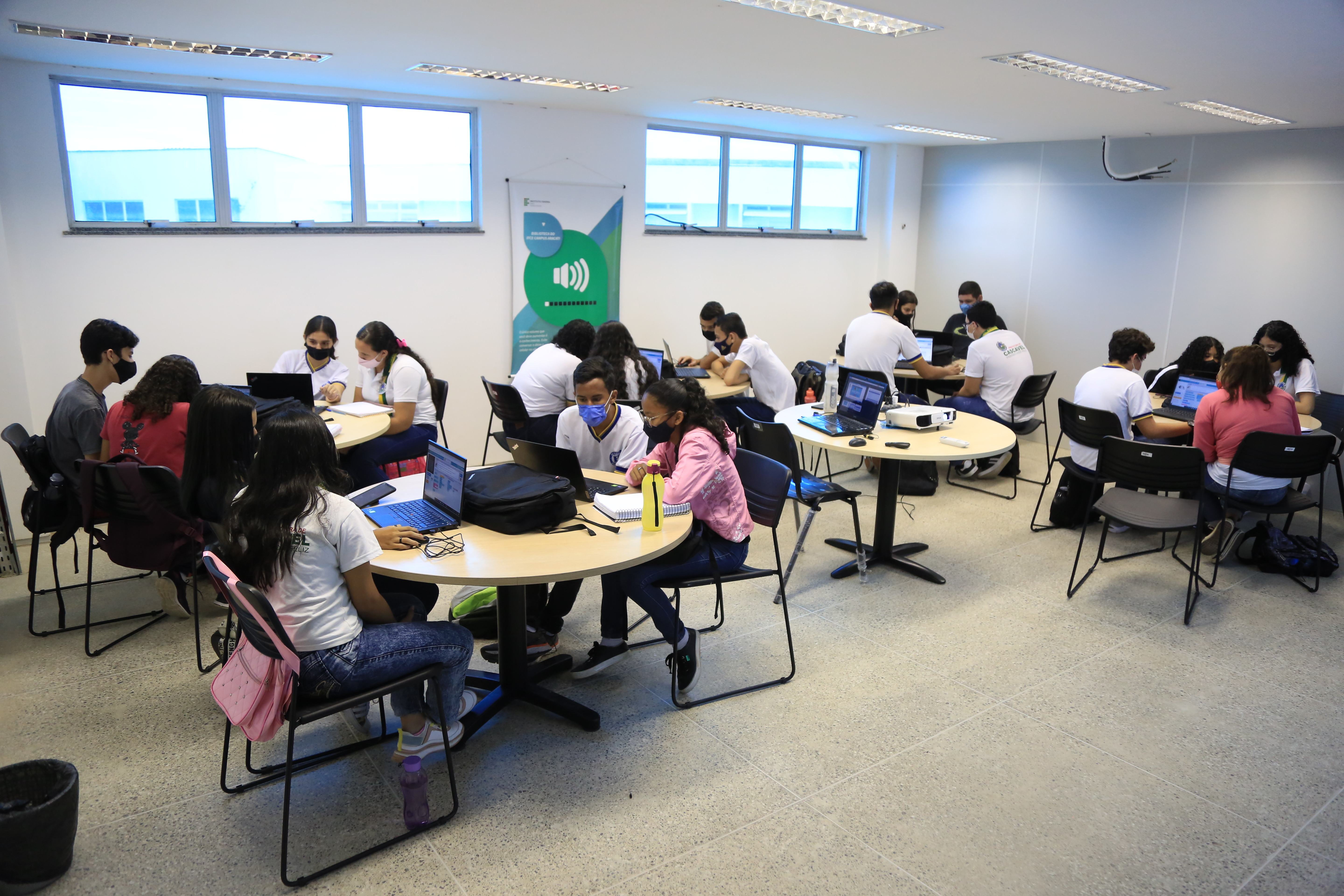 Curso de Ensino Maker e Robótica