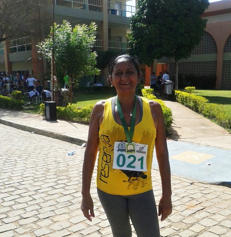 Servidora Edilene Teixeira conquistou ouro na corrida de rua