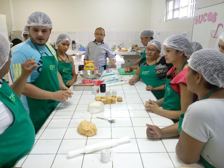 produção de biscoito.jpeg produção de biscoito.jpeg