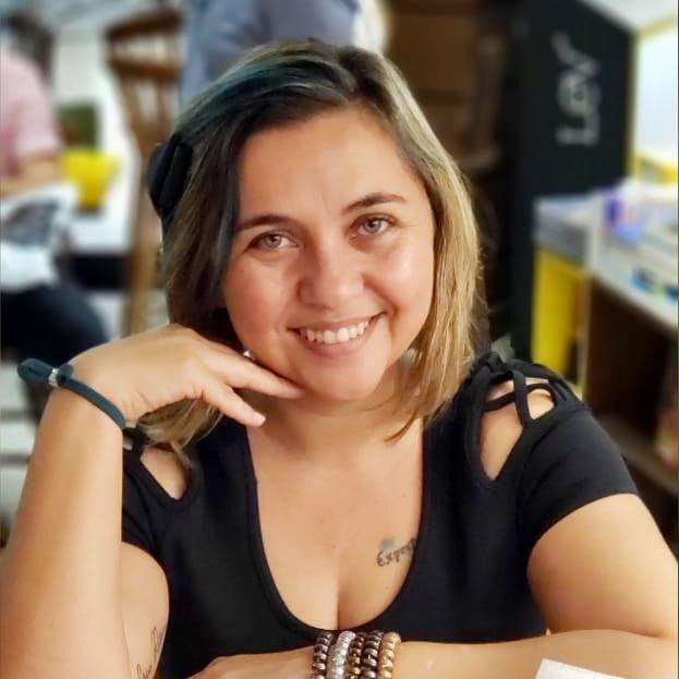 Diná Santana.jpeg Diná Santana.jpeg