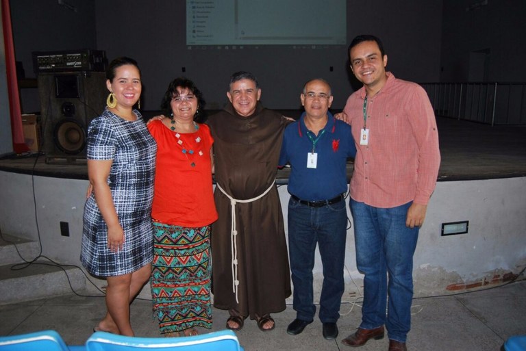 Professores ministram capacitação a voluntários.jpeg Professores ministram capacitação a voluntários.jpeg