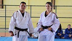 Carla Mabell Viana e Júnior Macêdo são os primeiros faixas pretas formados pelo projeto de judô do campus Canindé