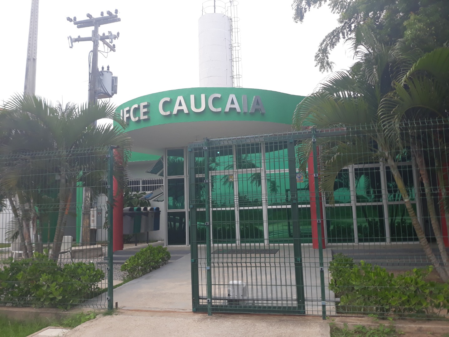 fachada-do-campus-de-caucaia.jpg
