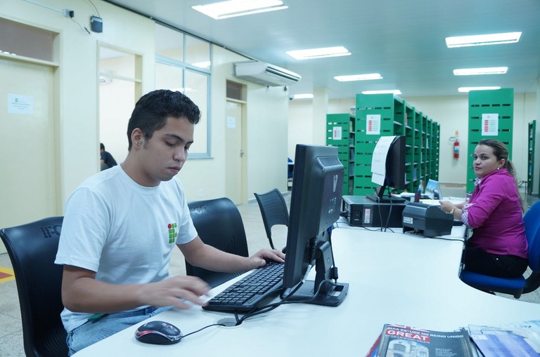 Balcão de atendimento ao usuário.JPG