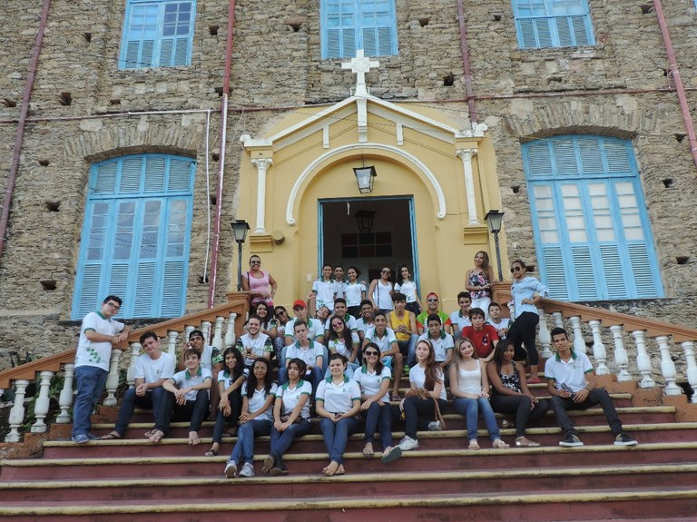 Alunos de Cedro viajam ao Maciço de Baturité.JPG Alunos de Cedro viajam ao Maciço de Baturité.JPG