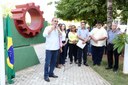 O diretor do campus do Cedro, Fernando Melo, discursa durante solenidade de hasteamento das bandeiras (Crédito: Vitor Meireles)
