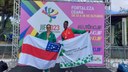 À direira, Nicolly Alves da SIlva Rangel com a segunda medalha de ouro nos JIF (Foto: Anderson Lima)