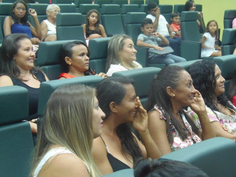 Formatura Mulheres Mil 023.JPG