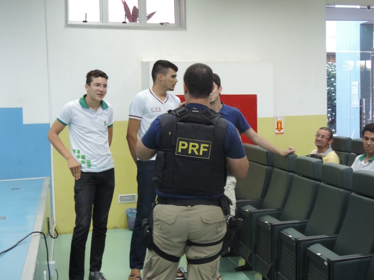 PRF promove dinâmica educativa em Cedro.JPG PRF promove dinâmica educativa em Cedro.JPG