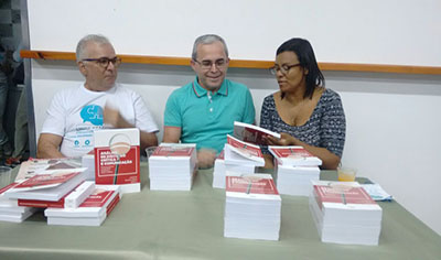 Lançamento de livro com artigo do professor Wellington