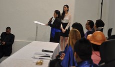 Riane (no púlpito) concluiu o curso de Matemática em 2014