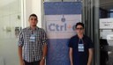 Lucas (esq.) e Samuel participam do projeto CompSim
