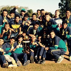 Na imagem, a equipe que conquistou o campeonato. (foto: divulgação).
