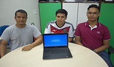 Alisson Oliveira (centro), Abraão Teodósio (esquerda) e Francisco da Chagas Júnior (direita), todos alunos do IFCE e integrantes do projeto.