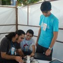Alunos apresentam seus experimentos para ilustrar curso de engenharia (foto: Luciana Fonseca)