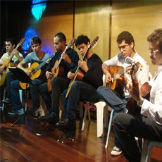 Na imagem, a Camerata de Violões, uma das atrações da SEMUSIF. (divulgação).