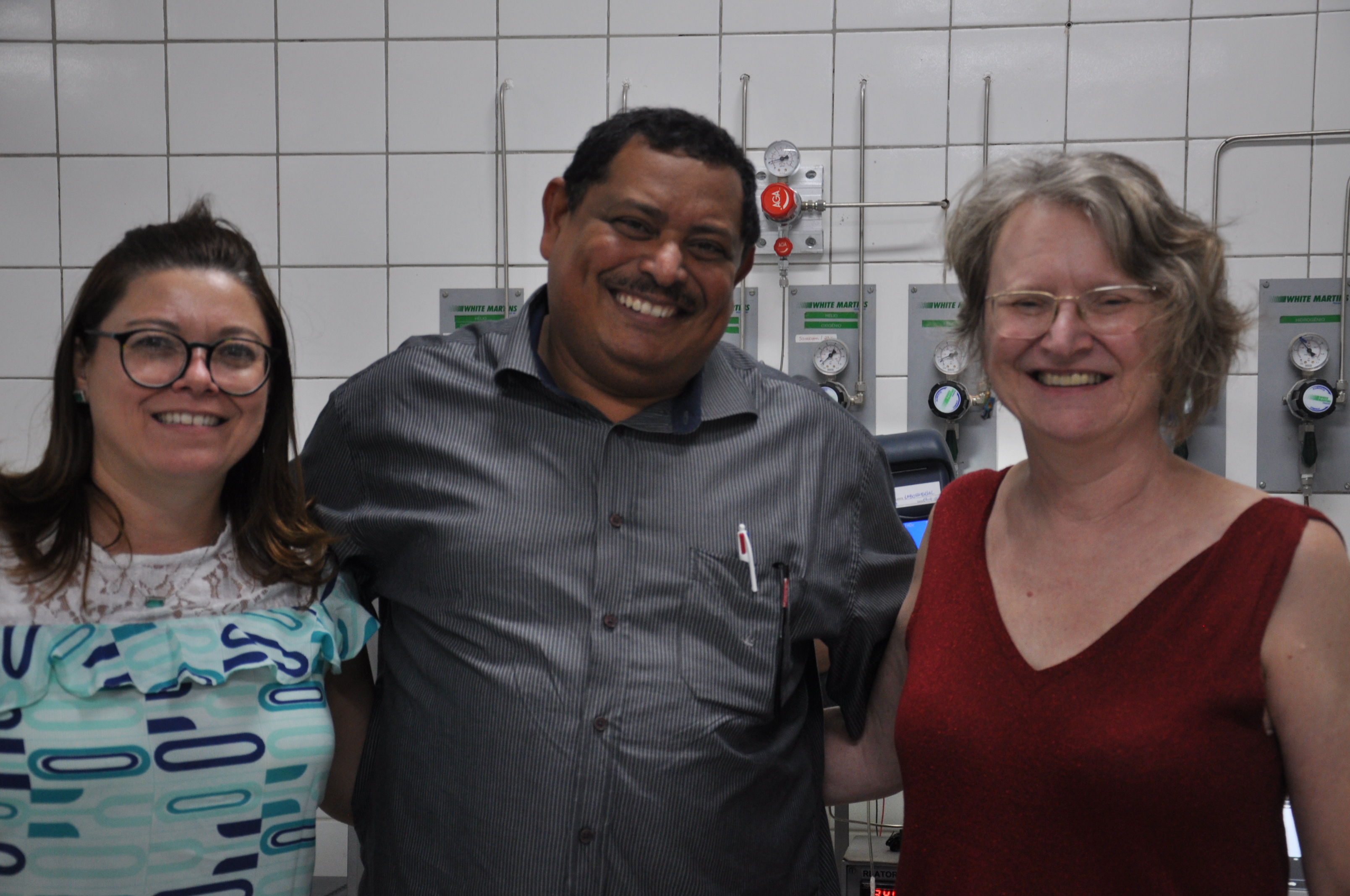 Mona Lisa Oliveira(UECE), Rinaldo Araújo(IFCE), Maria Luiza Indrusiak(UFRGS).jpg