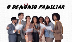 Atores caracterizados dos personagens