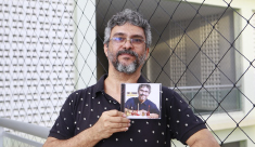 Carlinhos Crisóstomo e Cd Instrumental miniatura.jpg