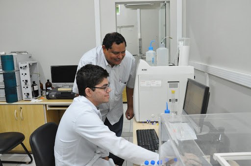 Dia 27 - Prof. Rinaldo e aluno Lukas- foto Marcos Cortez.JPG