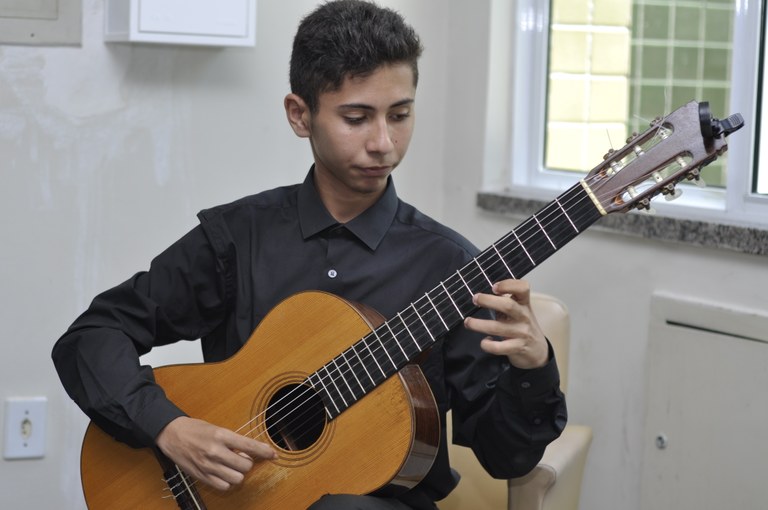 Violonista Caio Vítor Nascimento