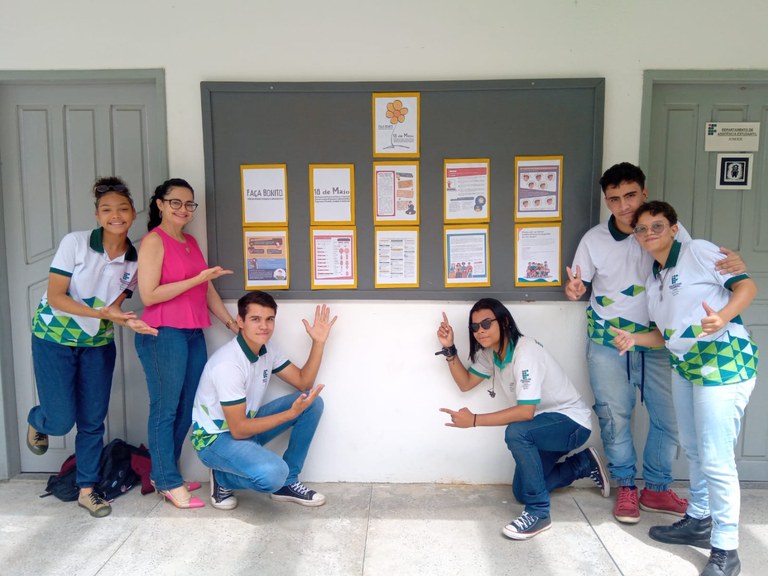 Dia Nacional de Combate ao Abuso e á Exploração Sexual contra Crianças e Adolescentes. Dia Nacional de Combate ao Abuso e á Exploração Sexual contra Crianças e Adolescentes.