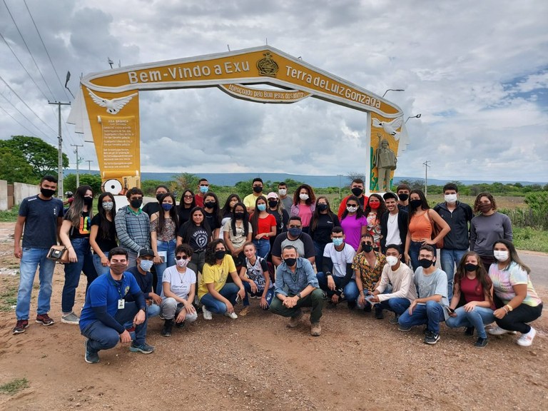 Aula em campo - Exu.jpeg Aula em campo - Exu.jpeg