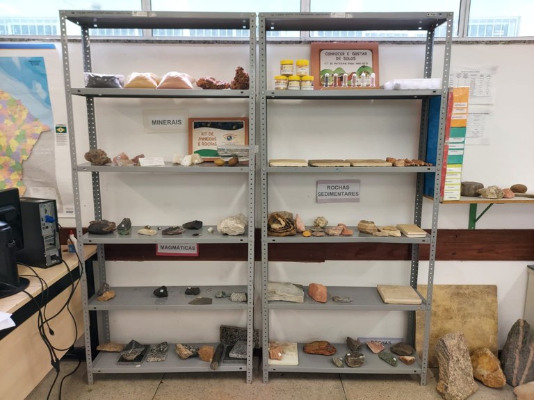Laboratório de Geografia Física.jpg Laboratório de Geografia Física.jpg
