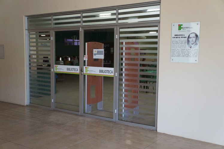 Biblioteca Lourival Pinho 01