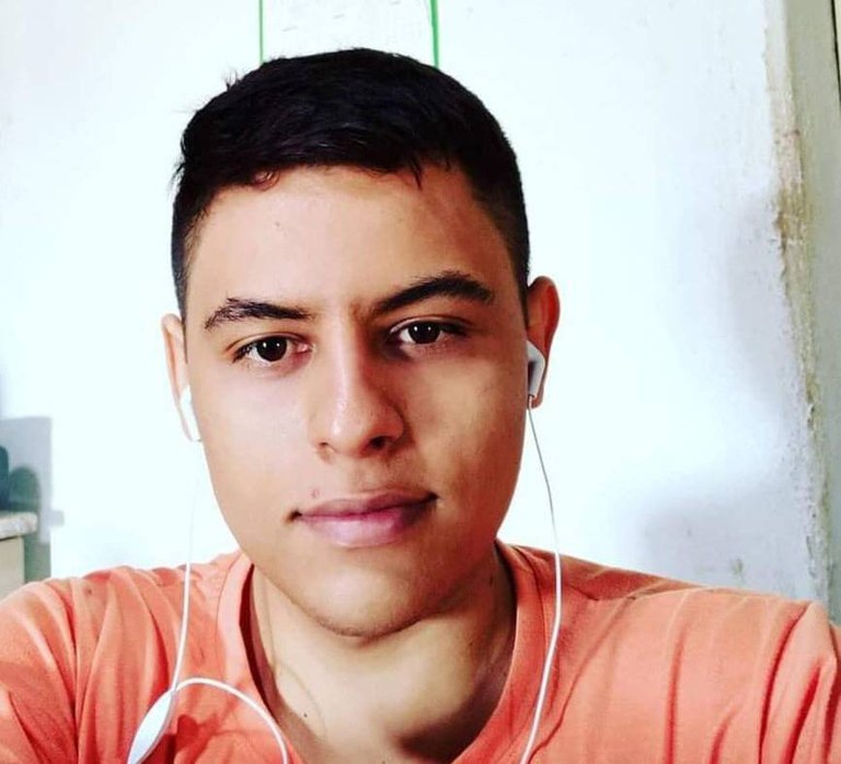 Leandro.jpg Leandro.jpg