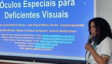 Jussara apresentando a pesquisa na 4º Mostra Nacional de Feiras de Ciências