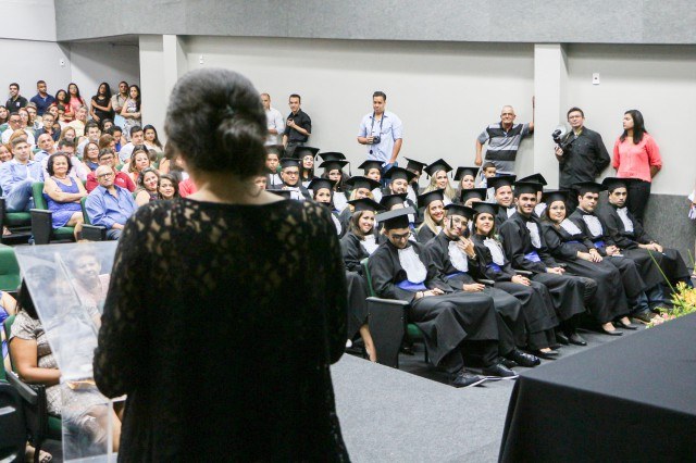 Colação de Grau dos Cursos Superiores 2016.1 Colação de Grau dos Cursos Superiores 2016.1