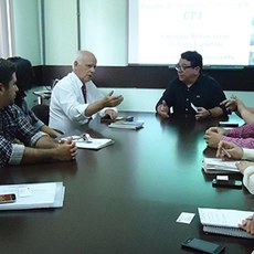 Projetos do campus na área de energias renováveis foram apresentados ao cônsul alemão. (Foto: Guilherme Braga)