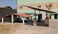 Equipamento, ao lado de um estacionamento solar, simula situações práticas (Foto: divulgação)