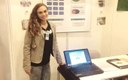 A estudante Alana Karen Damasceno durante apresentação da pesquisa em Barcelona, na “Expocerca Jove”. (Foto: divulgação)  