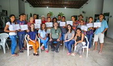 Entrega de certificados marca uma das etapas do projeto. (Foto: Guilherme Braga)